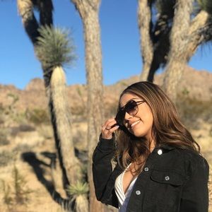 Meet your Posher, Cassandra